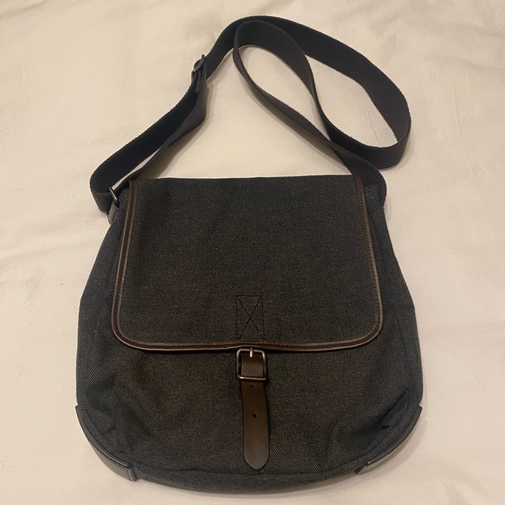 Fossil Stylish Black Men's Shoulder Bag